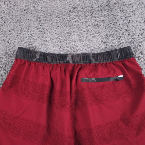 Vuori Shorts Mens Extra Large Red Striped Banks Unlined 7.5in Athletic Active - Picture 11 of 13